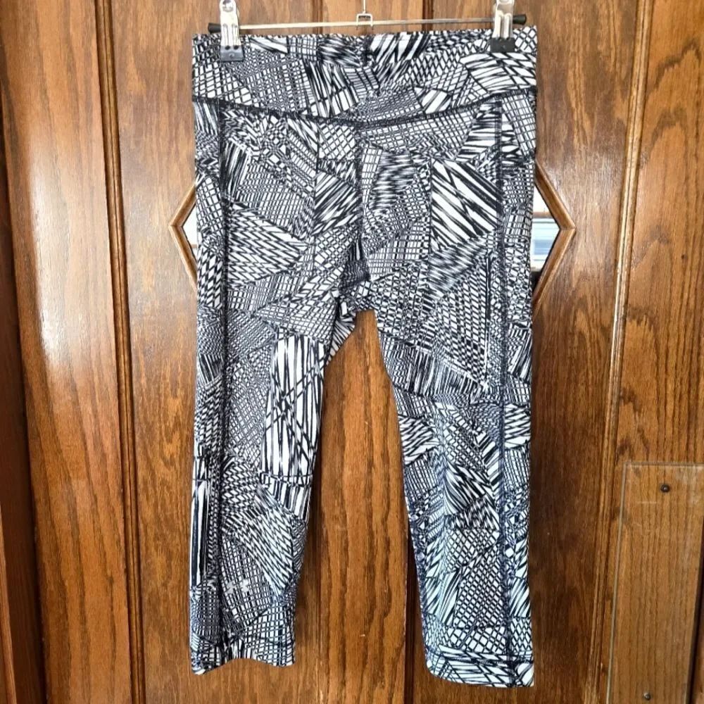 Under Armour Capri Leggings Geometric Print SMALL
